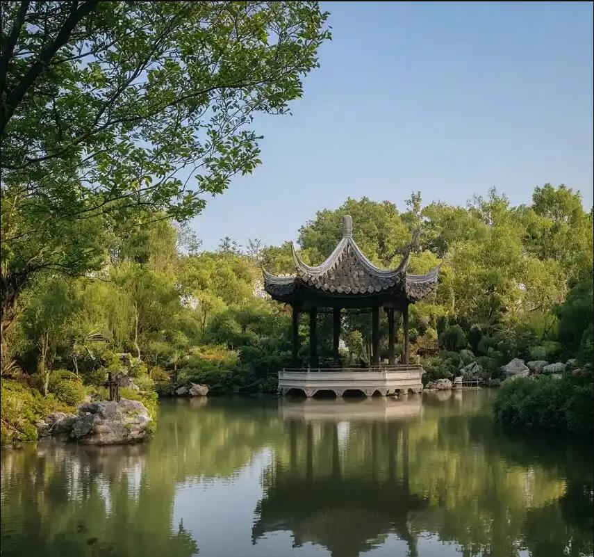 甘肃半芹餐饮有限公司